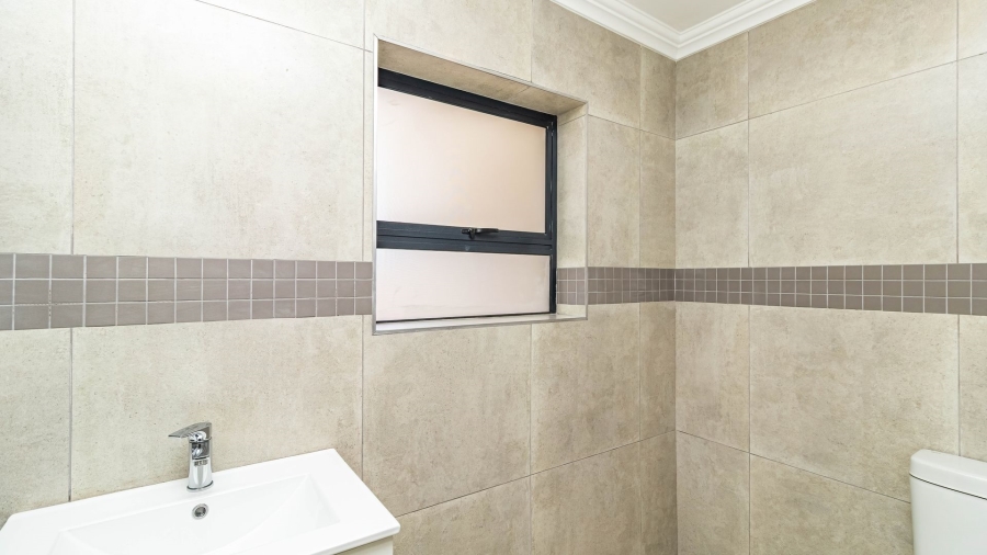 3 Bedroom Property for Sale in Fraaiuitsig Western Cape